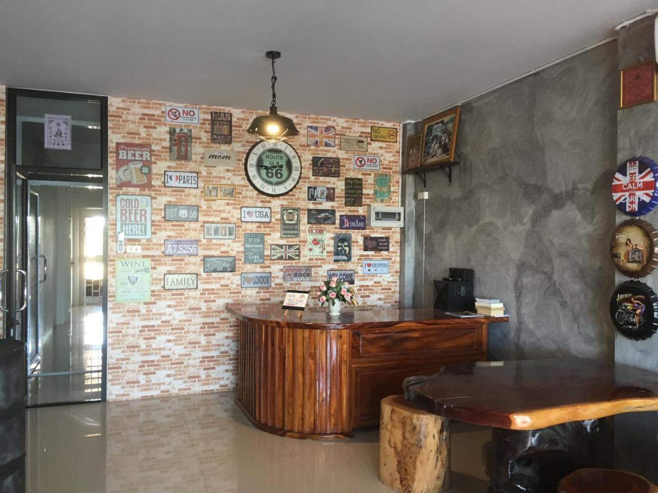 You In House Urt Surathani Airport Surat Thani Exterior photo