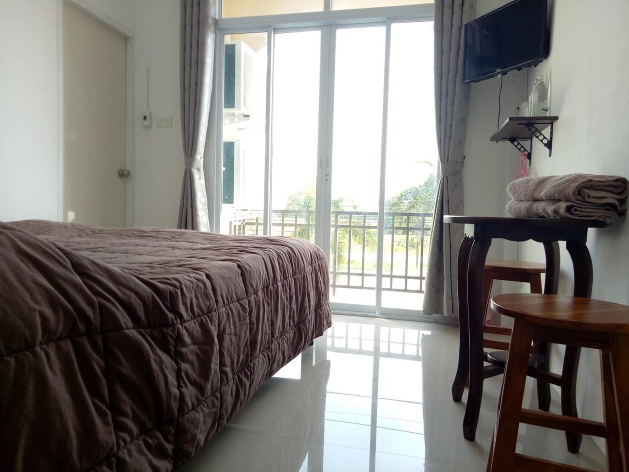 You In House Urt Surathani Airport Surat Thani Exterior photo