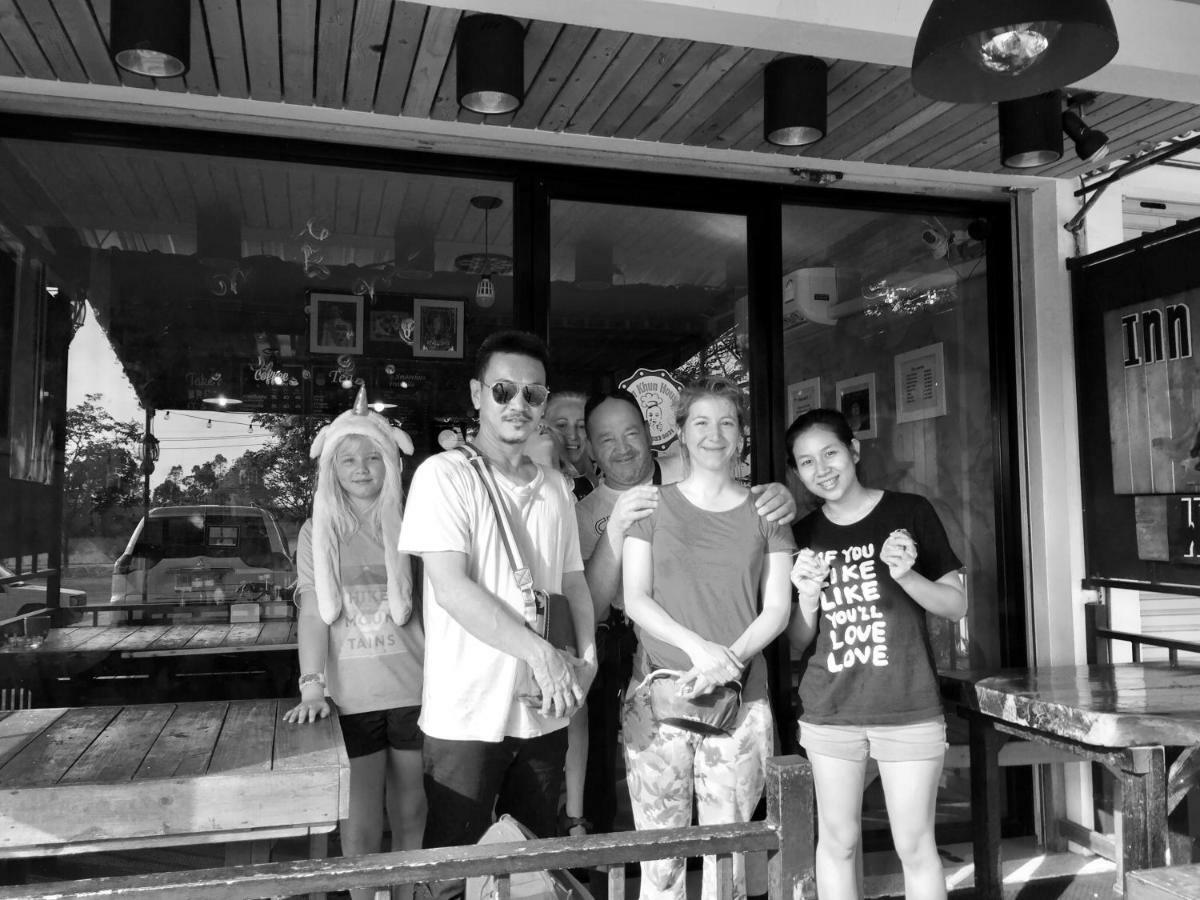 You In House Urt Surathani Airport Surat Thani Exterior photo